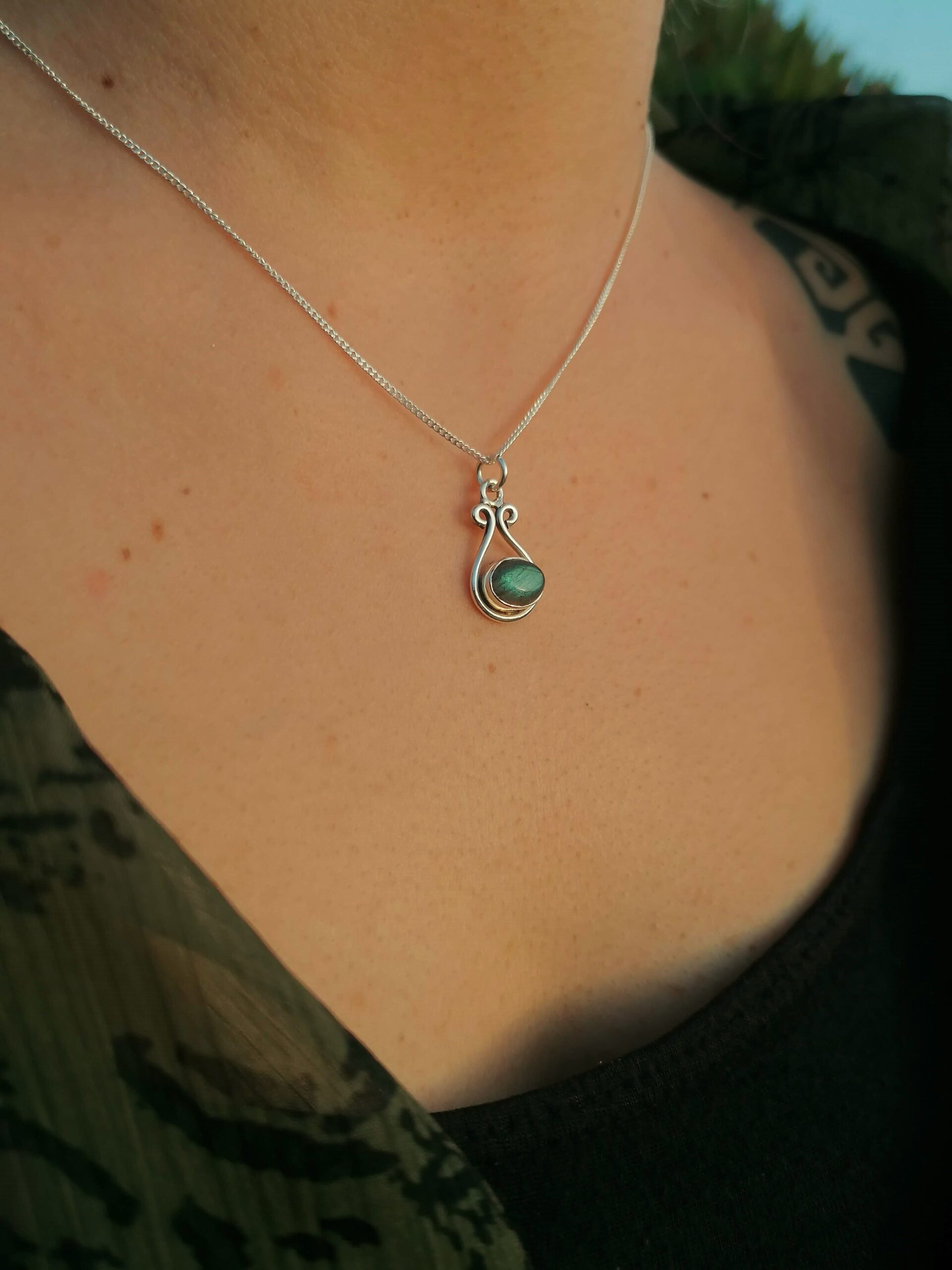 mini pendente de prata labradorite