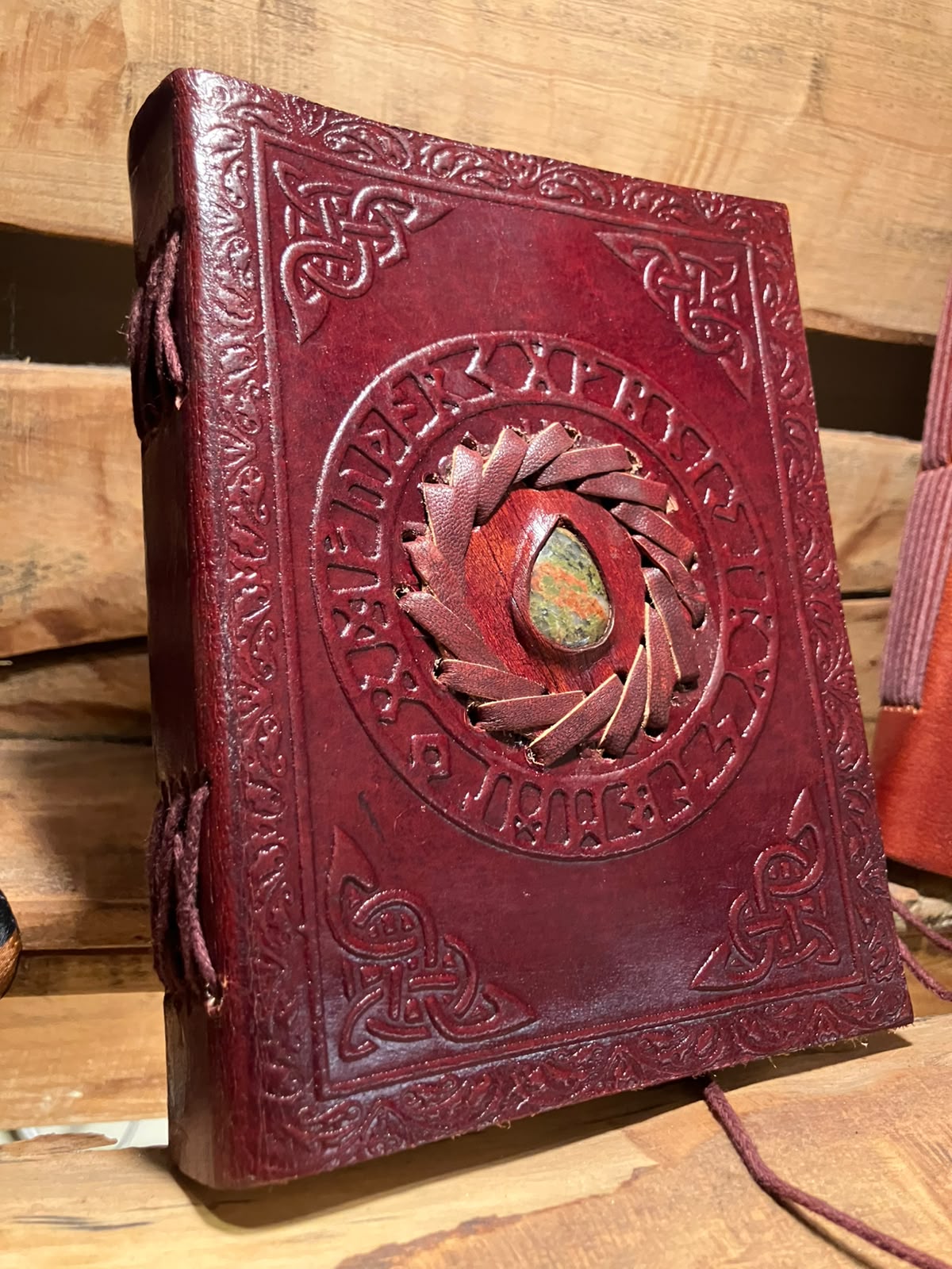 Caderno Rúnico com Pedra Unakite